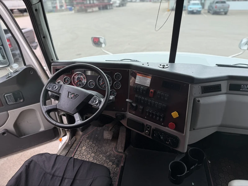 WESTERN STAR 5700XE DAY CAB 2020