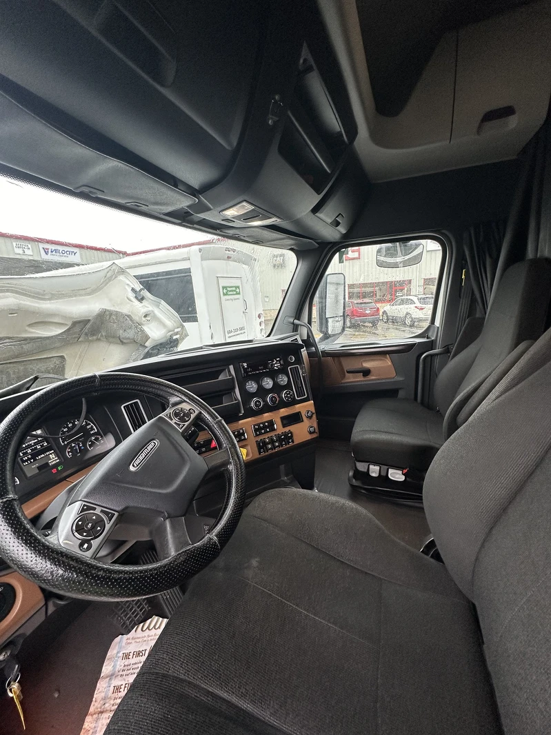 FREIGHTLINER CASCADIA 2019