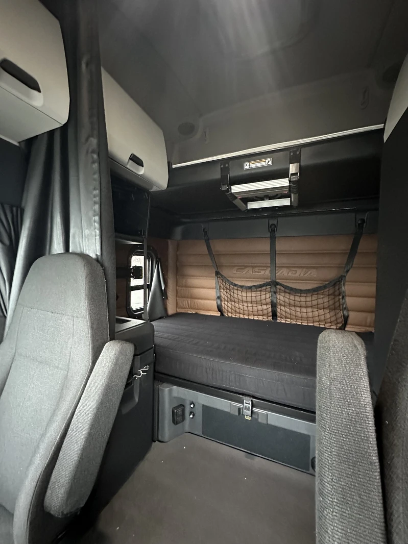 FREIGHTLINER CASCADIA 2019