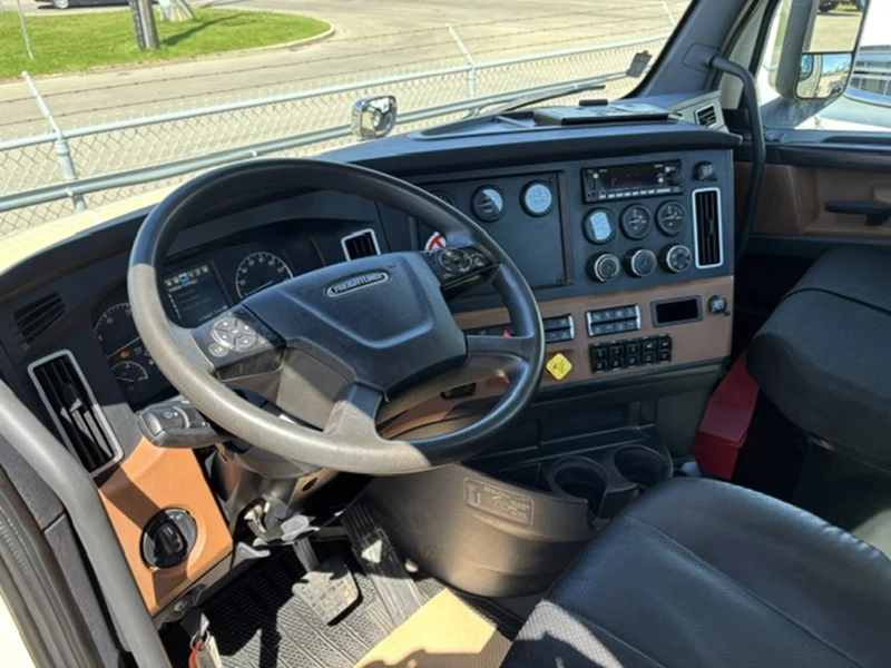 FREIGHTLINER CASCADIA 2024
