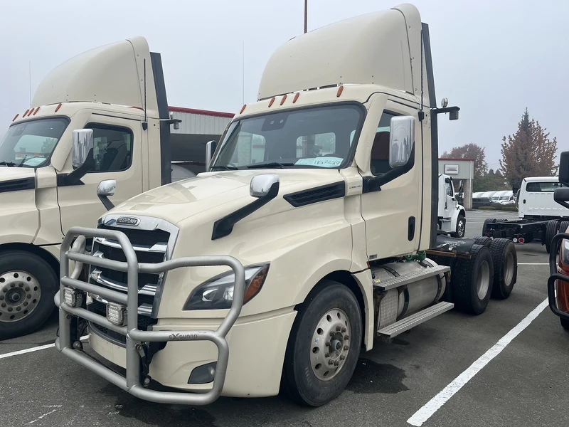FREIGHTLINER CASCADIA 2023