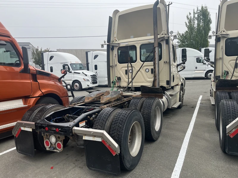 FREIGHTLINER CASCADIA 2023