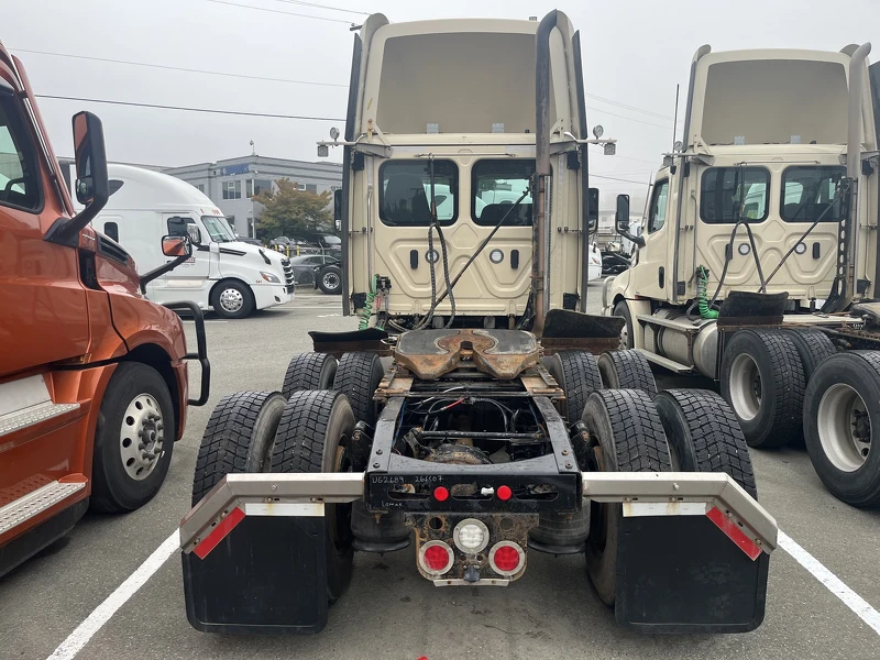 FREIGHTLINER CASCADIA 2023