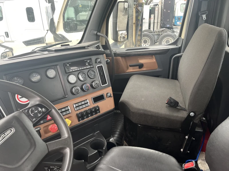 FREIGHTLINER CASCADIA 2023