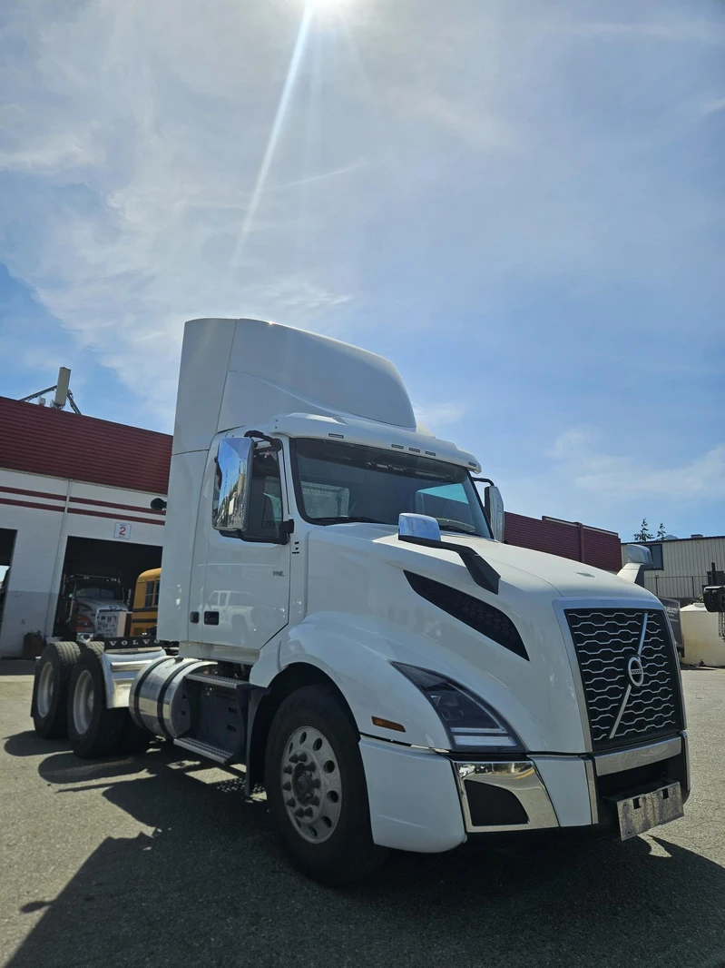 VOLVO VNL 300 2019