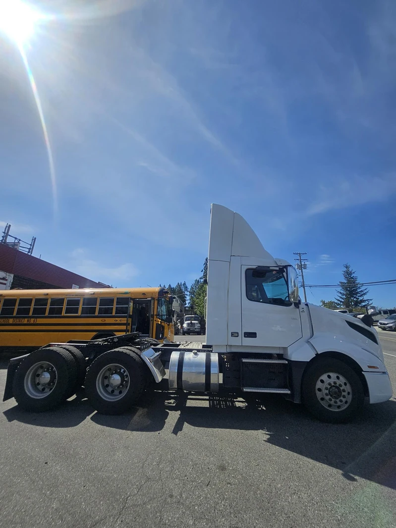 VOLVO VNL 300 2019
