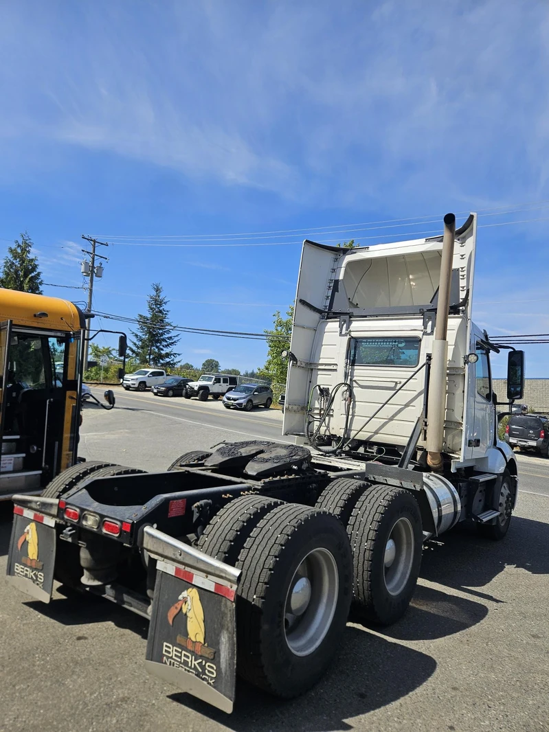 VOLVO VNL 300 2019