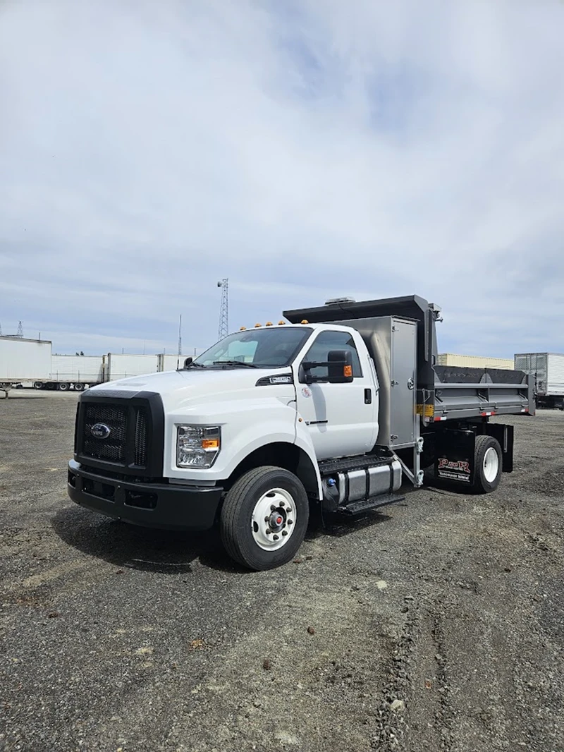 FORD F650 2023