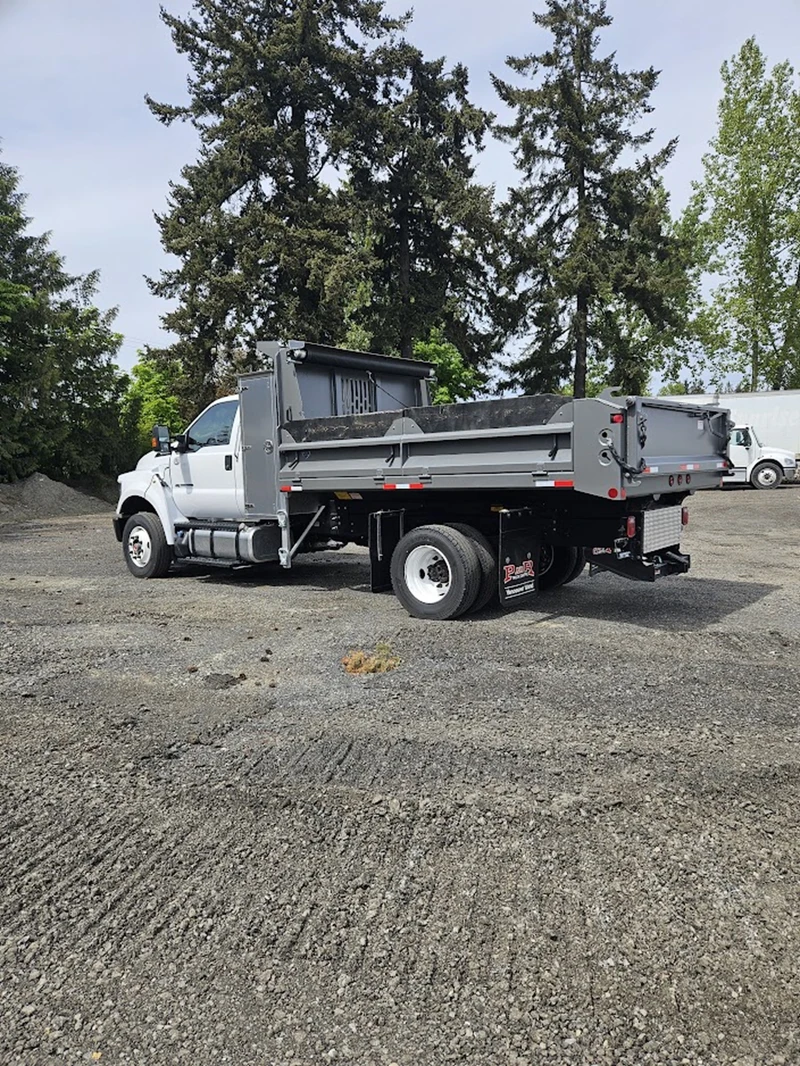 FORD F650 2023