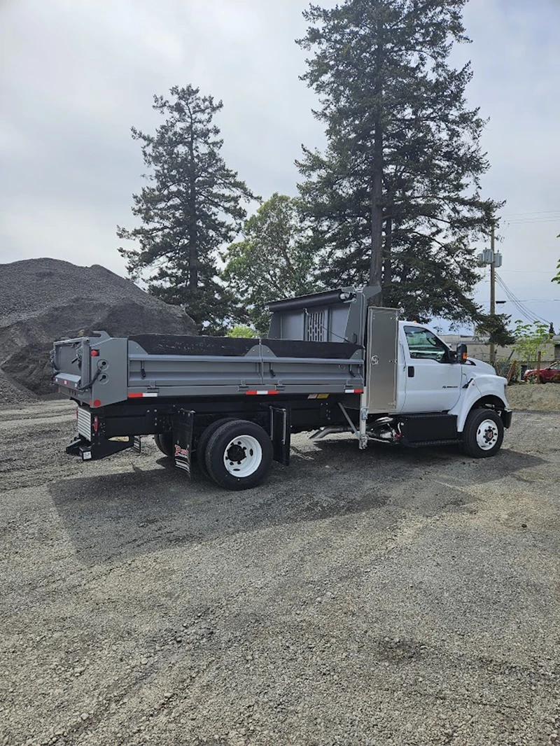 FORD F650 2023