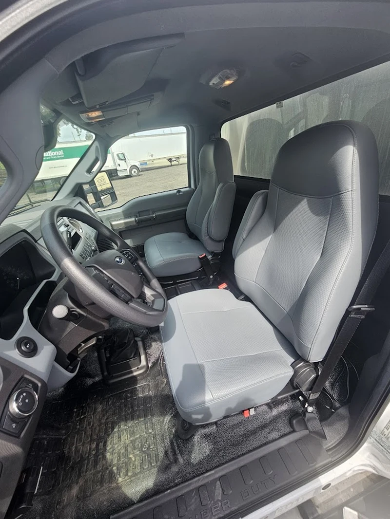 FORD F650 2023