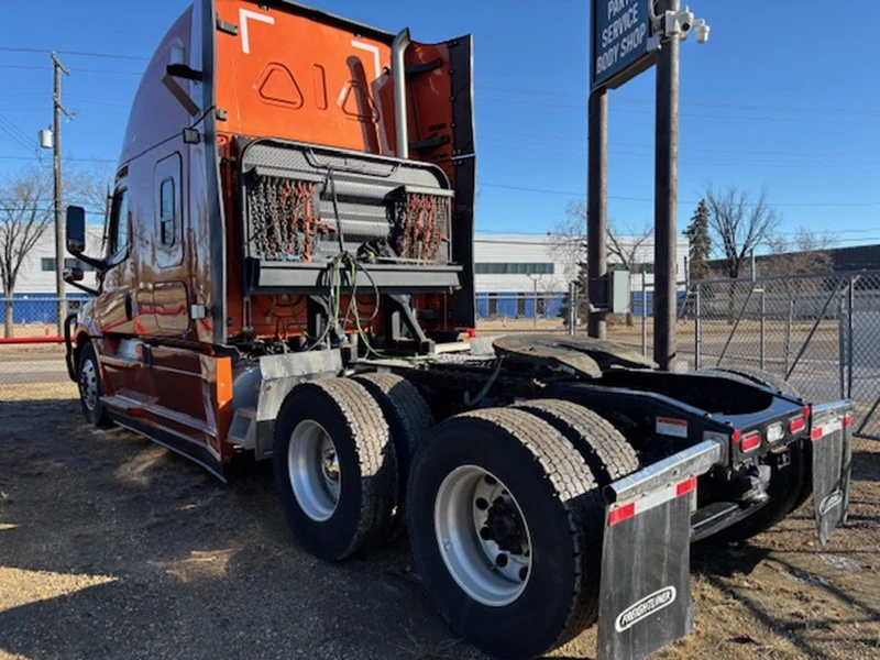 FREIGHTLINER CASCADIA 126 SLEEPER 2025