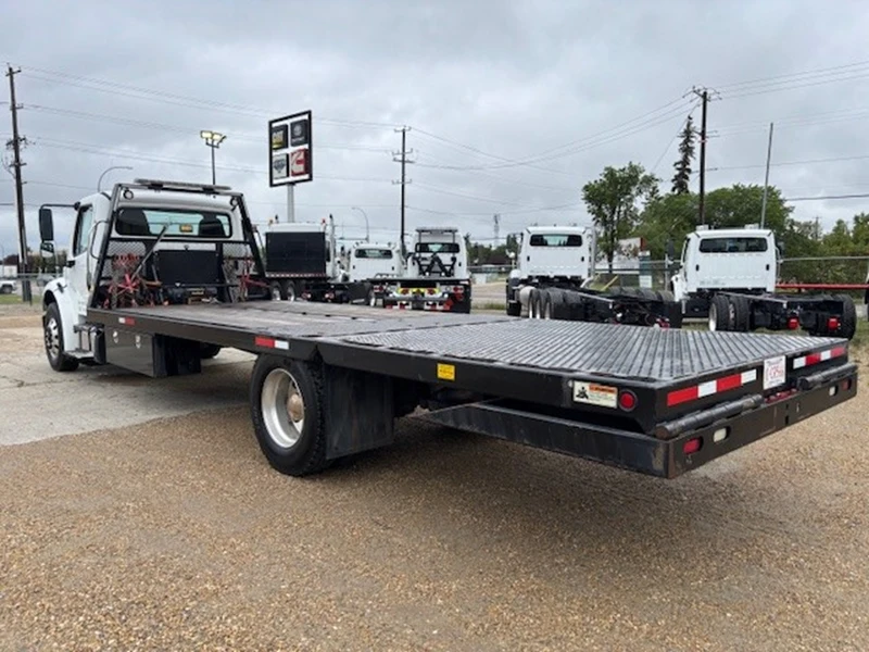 FREIGHTLINER M2 106 2019