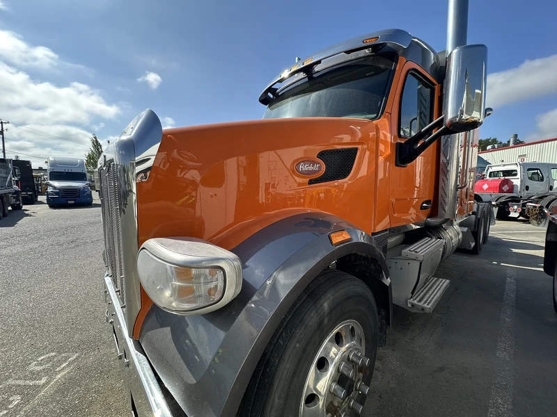 PETERBILT 567 2020